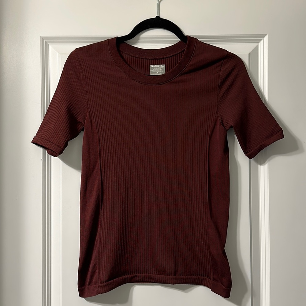 ATHLETA burgundy seamless stretch t-shirt Small